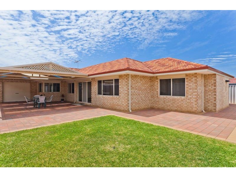 16 Husk Parade, Coogee WA 6166