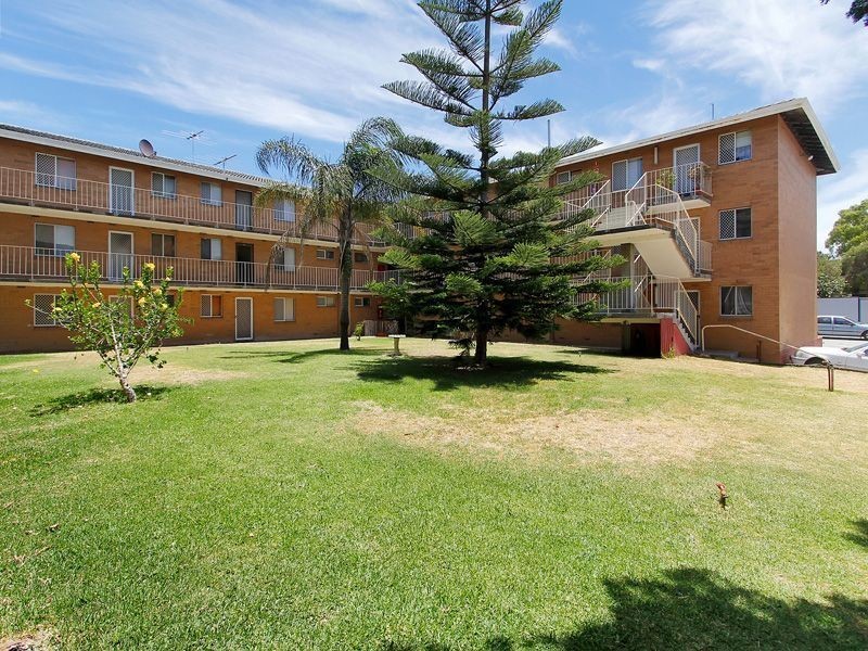 11/4 Southend Road, Hamilton Hill WA 6163