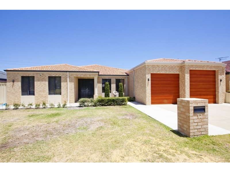 17 Sycamore Avenue, South Lake WA 6164