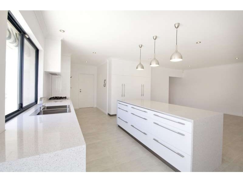 17 Sycamore Avenue, South Lake WA 6164