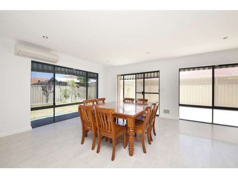 17 Sycamore Avenue, South Lake WA 6164