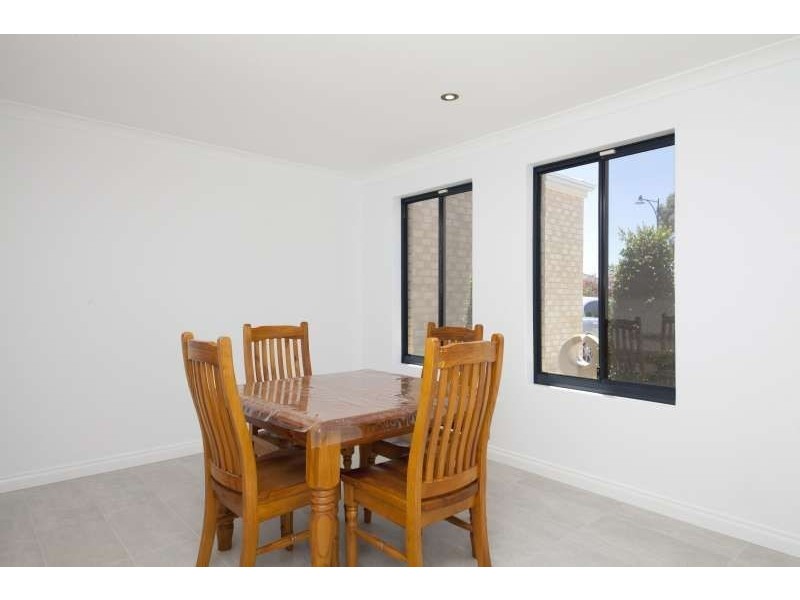 17 Sycamore Avenue, South Lake WA 6164