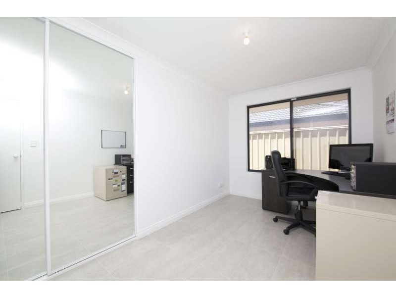 17 Sycamore Avenue, South Lake WA 6164