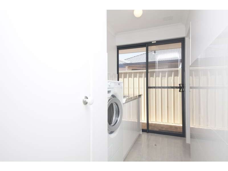 17 Sycamore Avenue, South Lake WA 6164