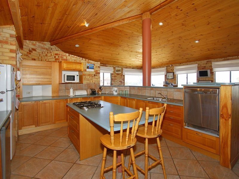 21 Arlington Loop, Coogee WA 6166