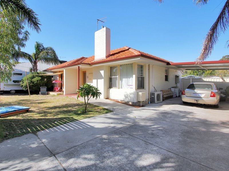 12 Williams Road, Coolbellup WA 6163
