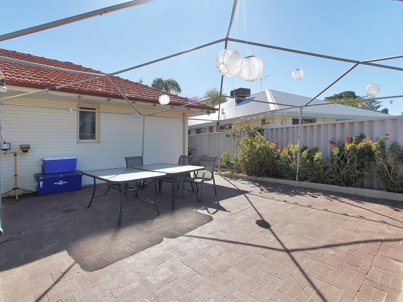 12 Williams Road, Coolbellup WA 6163