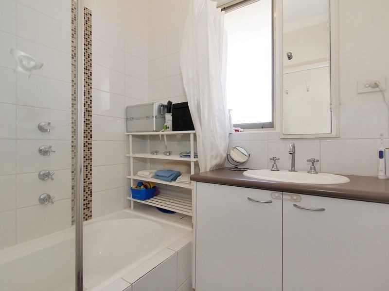 12 Williams Road, Coolbellup WA 6163