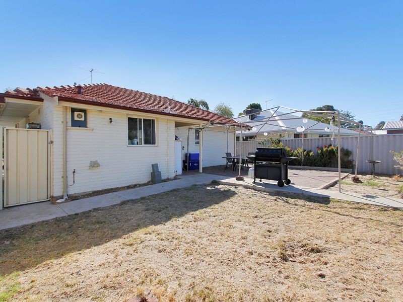12 Williams Road, Coolbellup WA 6163