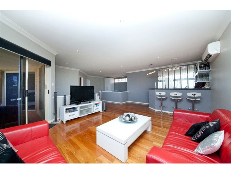 12 Fairview Street, Coogee WA 6166