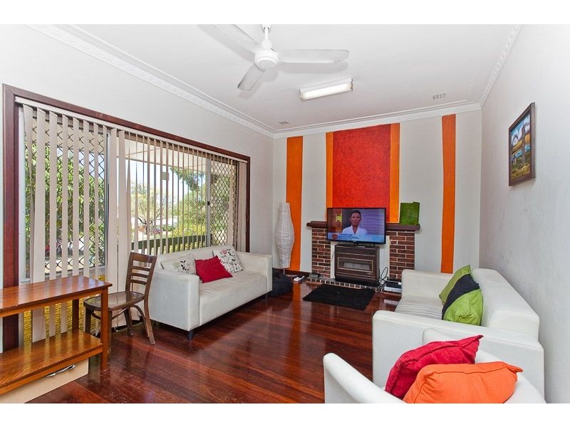 148 Samson Street, White Gum Valley WA 6162