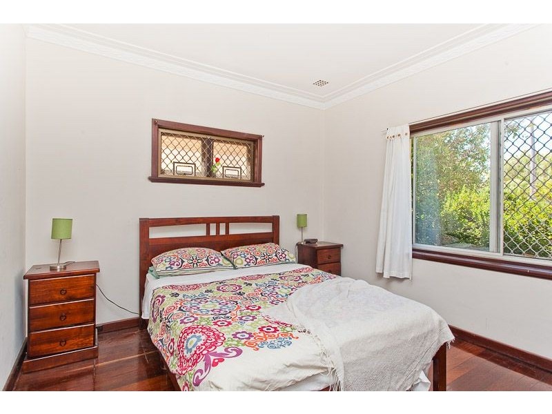 148 Samson Street, White Gum Valley WA 6162