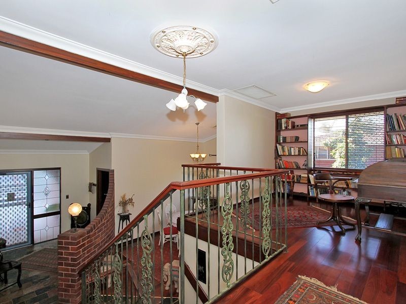 22 Cameron Way, Kardinya WA 6163