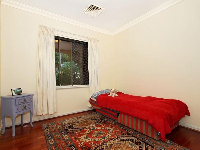 22 Cameron Way, Kardinya WA 6163