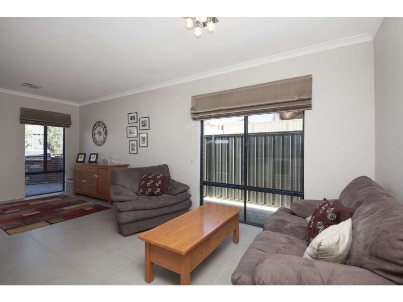 392 Hamilton Road, Munster WA 6166