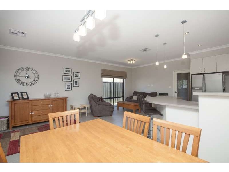 392 Hamilton Road, Munster WA 6166