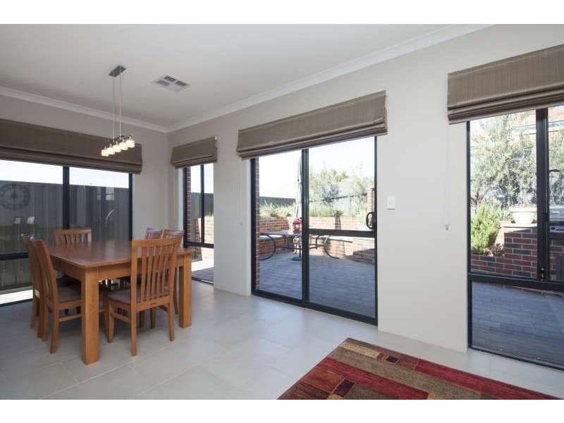 392 Hamilton Road, Munster WA 6166