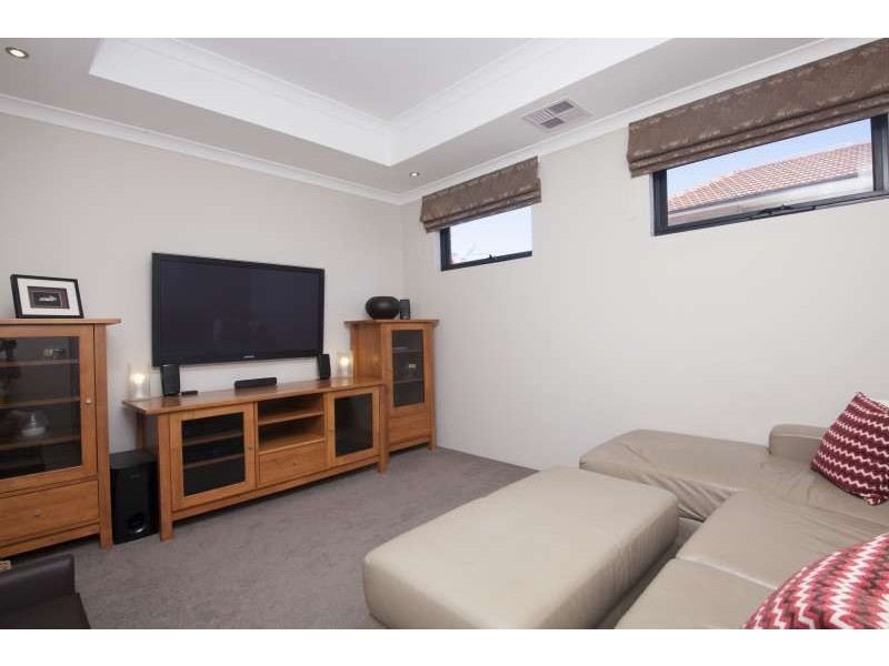 392 Hamilton Road, Munster WA 6166