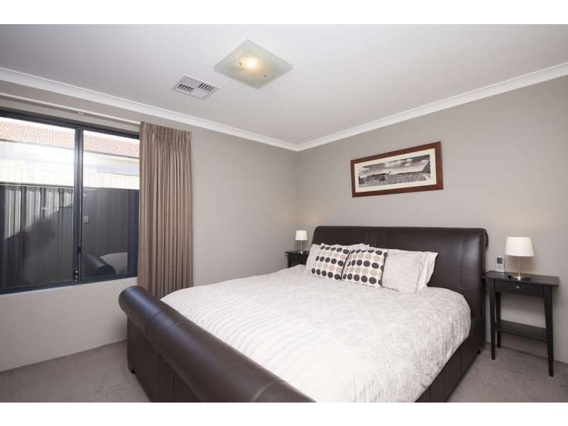 392 Hamilton Road, Munster WA 6166