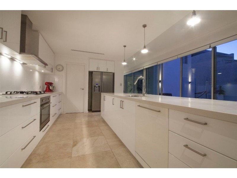 30 Newark Turn, North Coogee WA 6163