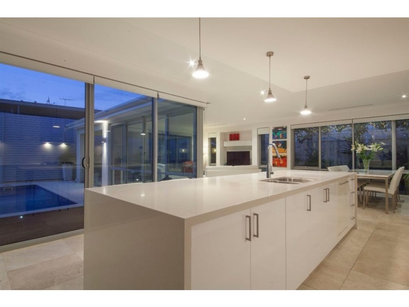 30 Newark Turn, North Coogee WA 6163