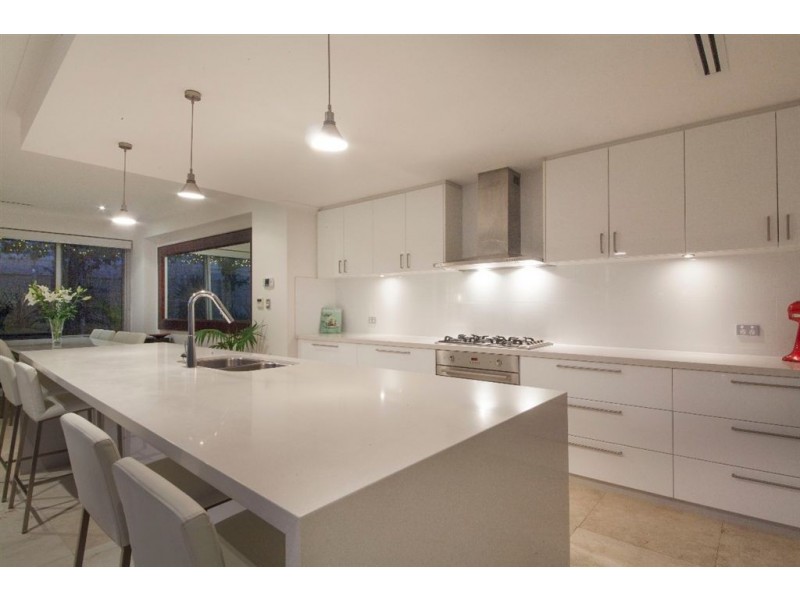 30 Newark Turn, North Coogee WA 6163