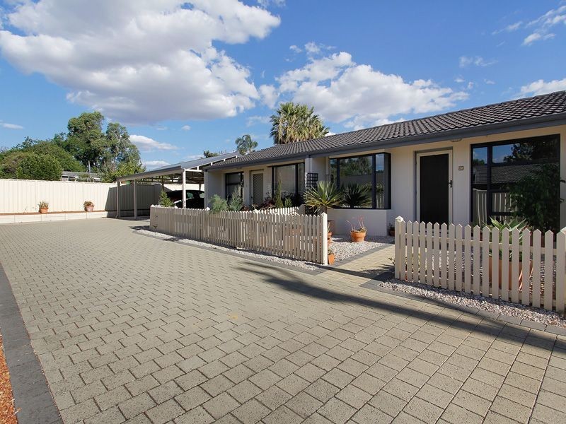 2/2 Lear Place, Coolbellup WA 6163