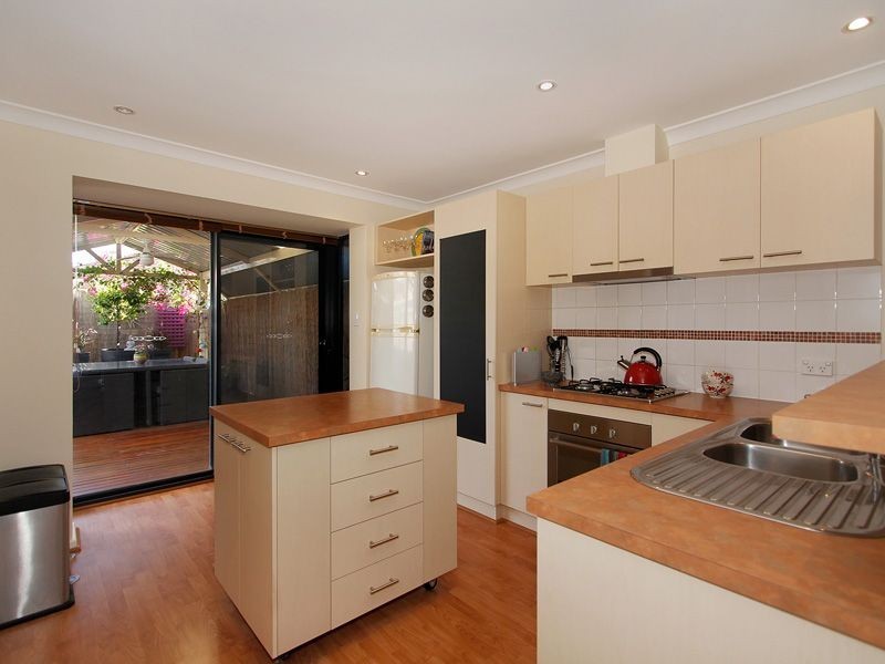 2/2 Lear Place, Coolbellup WA 6163