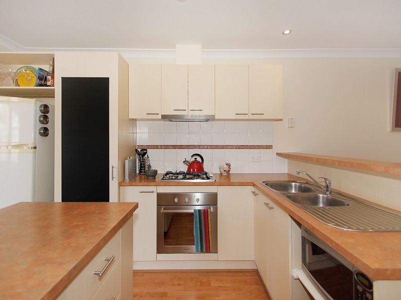 2/2 Lear Place, Coolbellup WA 6163