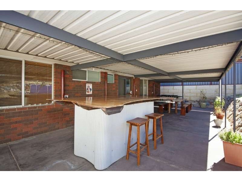 106 Phoenix Road, Hamilton Hill WA 6163