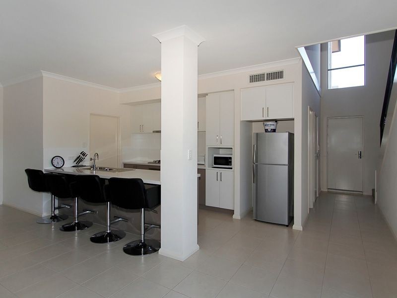 1/71 Baler Court, Hammond Park WA 6164