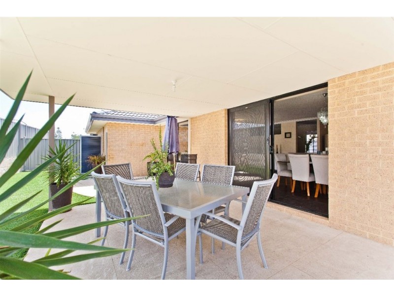 3 Yellowwood Avenue, Piara Waters WA 6112