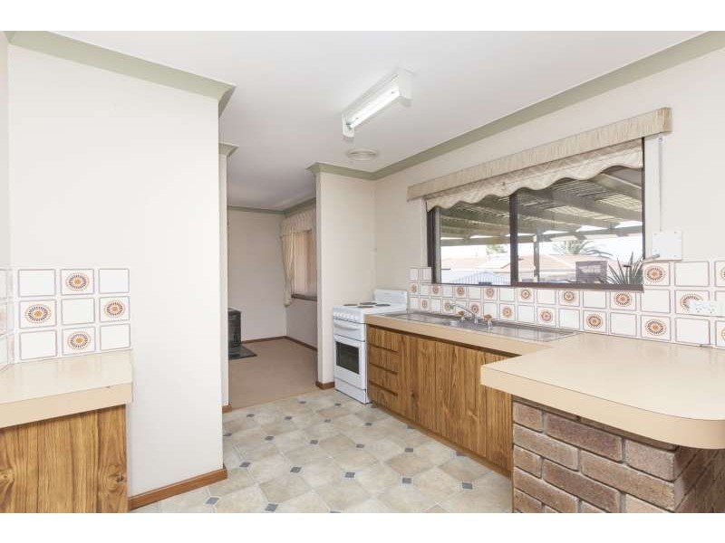 14 Chesterton Street, Spearwood WA 6163