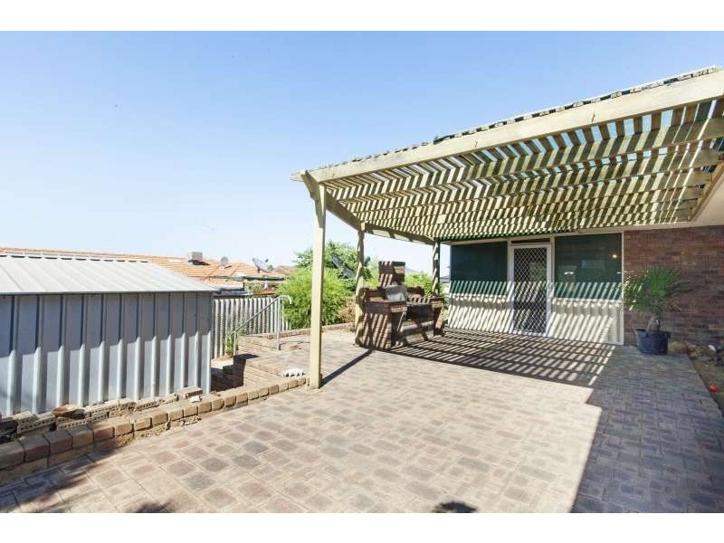 14 Chesterton Street, Spearwood WA 6163