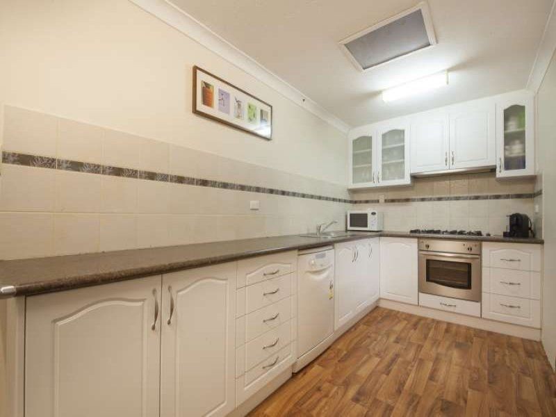 21 Hefron Way, Parmelia WA 6167