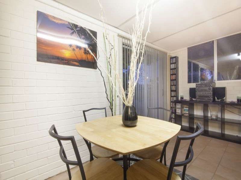 21 Hefron Way, Parmelia WA 6167