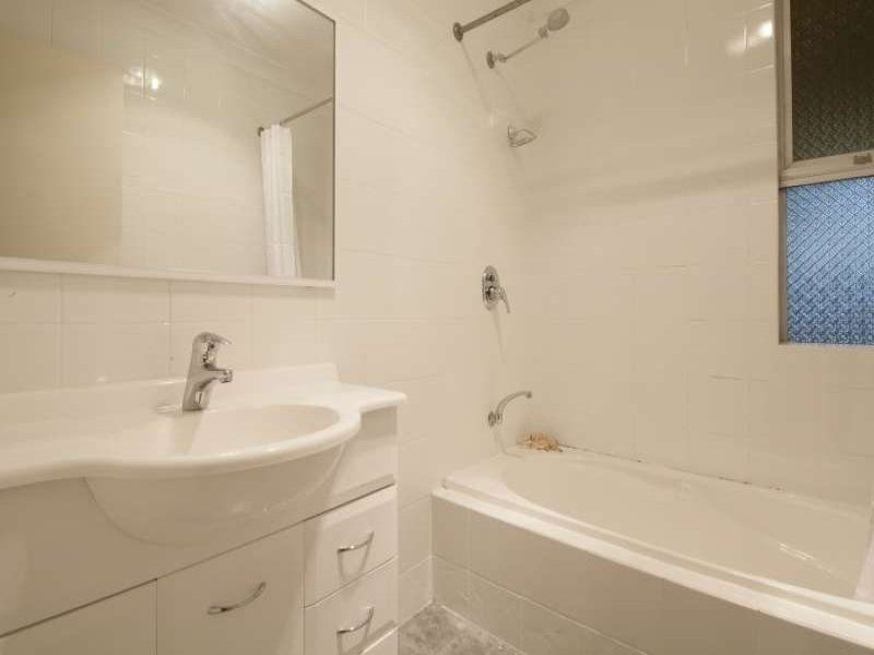 21 Hefron Way, Parmelia WA 6167