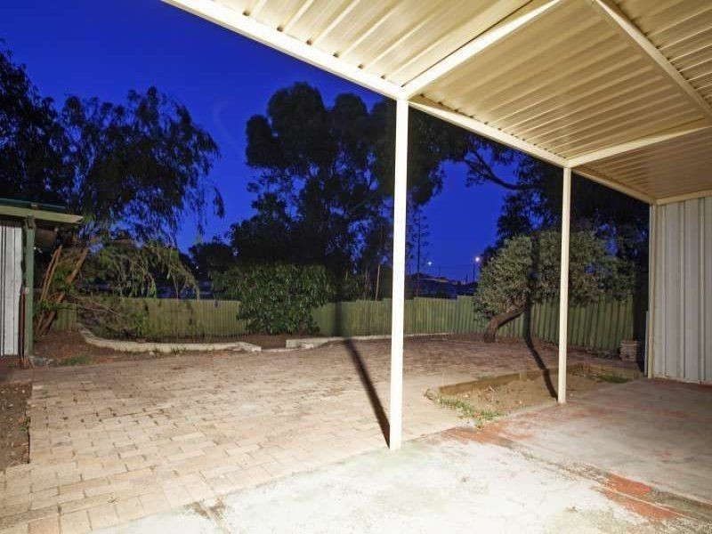 21 Hefron Way, Parmelia WA 6167