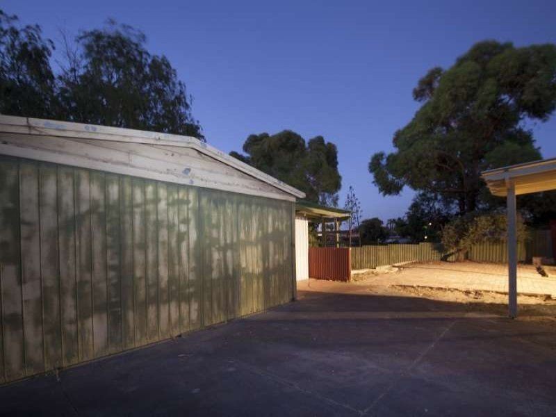 21 Hefron Way, Parmelia WA 6167