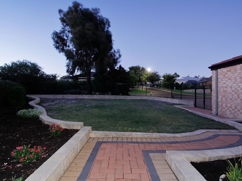 4 Hindmarsh Way, Success WA 6164