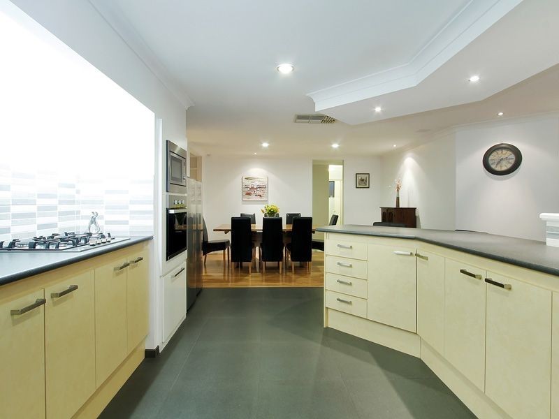 4 Hindmarsh Way, Success WA 6164