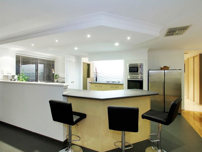 4 Hindmarsh Way, Success WA 6164