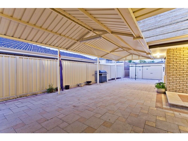 3 Lamb Place, Munster WA 6166