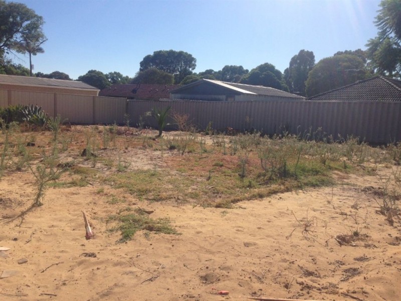 12a Tonkin Road, Hilton WA 6163