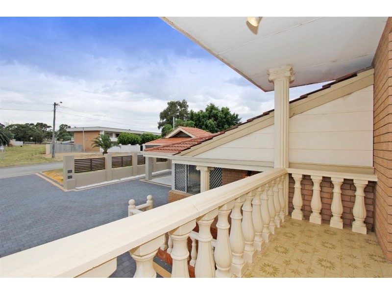 9 Bardolph Road, Spearwood WA 6163