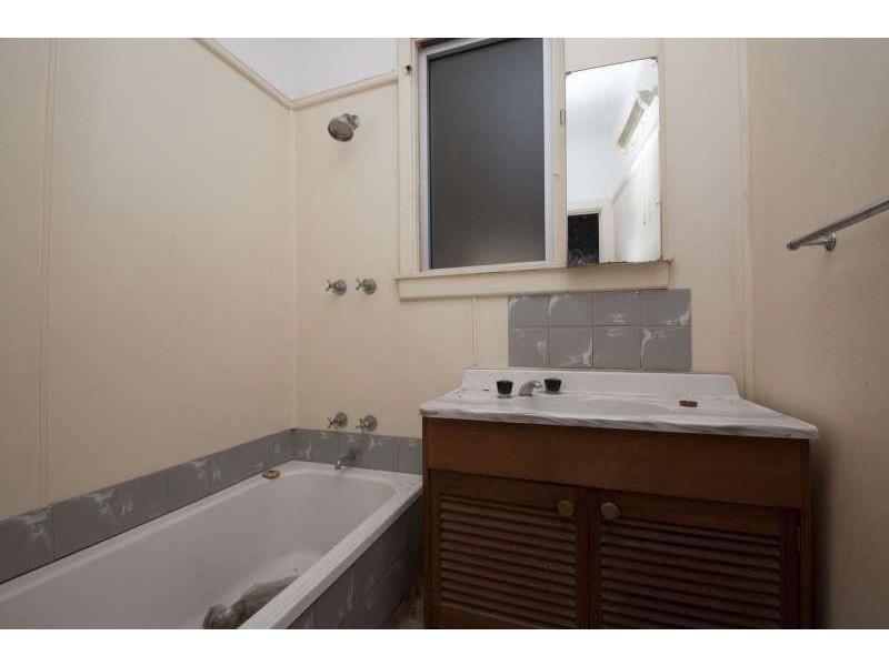 14 England Street, Hamilton Hill WA 6163