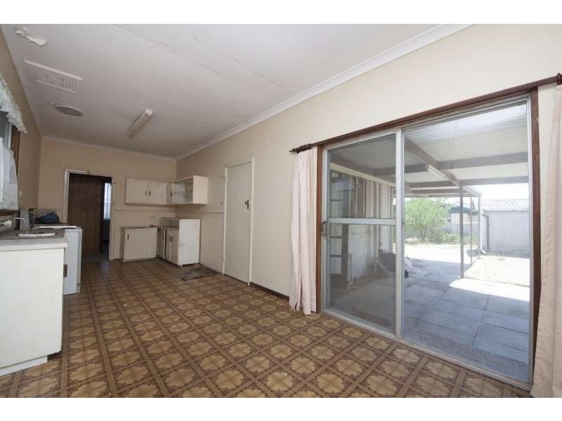 14 England Street, Hamilton Hill WA 6163