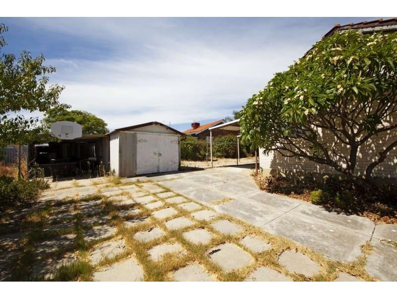 14 England Street, Hamilton Hill WA 6163