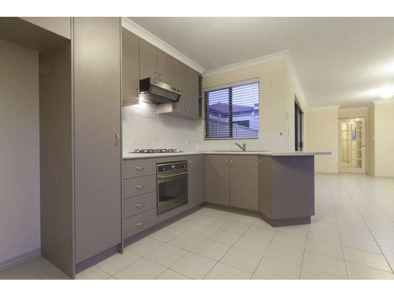 8a Salina Way, Yangebup WA 6164