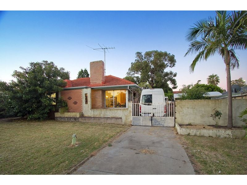 9 Harlow Road, Calista WA 6167
